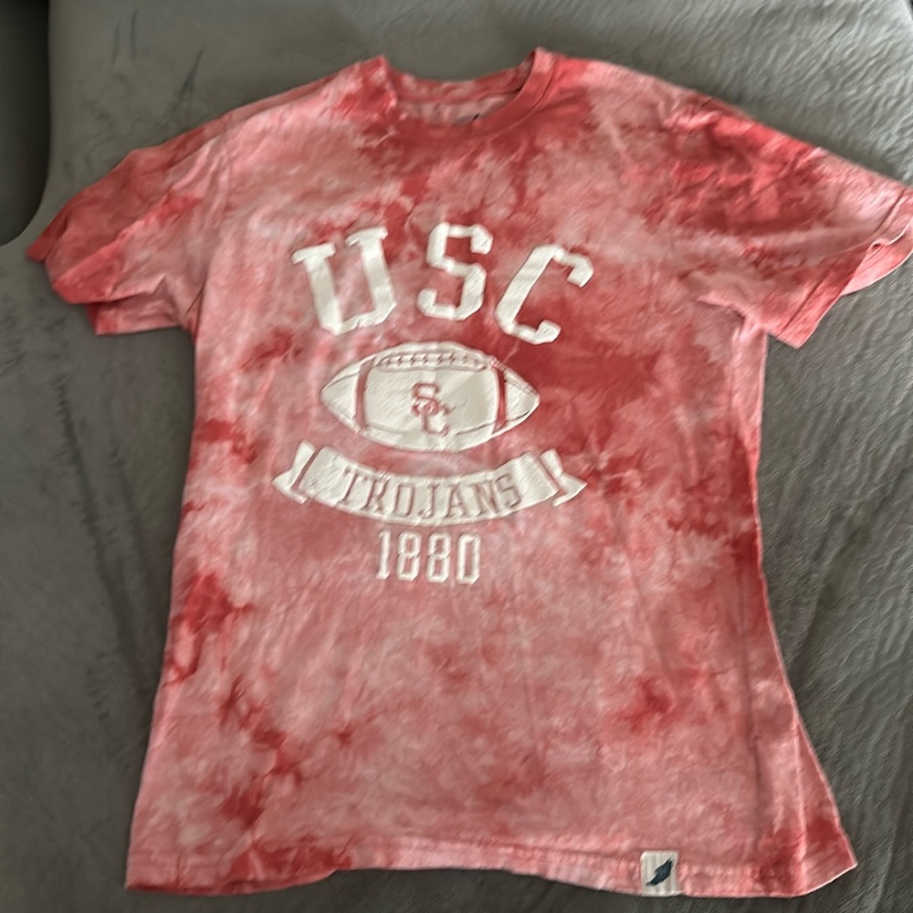 Unwind by League Women’s USC tie dye tshirt